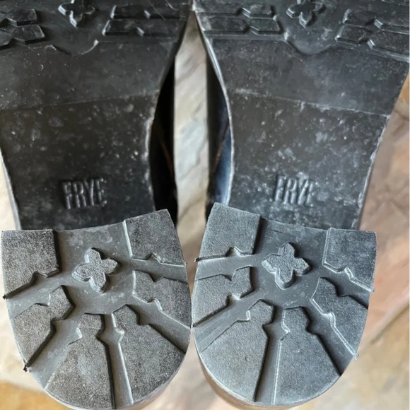 🍃💕NIB FRYE Karen Ankle Zip Distressed Black Leather Bootie Size US 9 - Picture 9 of 12